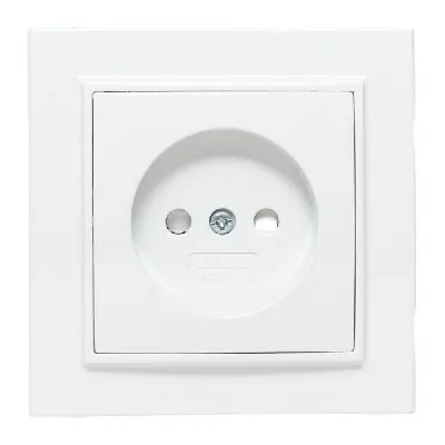 Розетка 1-м СП Минск 10А IP20 без заземл. защ. шторки бел. Basic EKF ERR10-022-100
