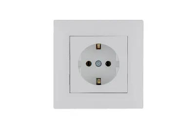 Розетка 1-м Karea RIZZ с заземл. бел. Makel 88001028